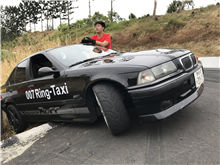 大瑋在速邑漂移賽車場甩尾駕駛練習畫面